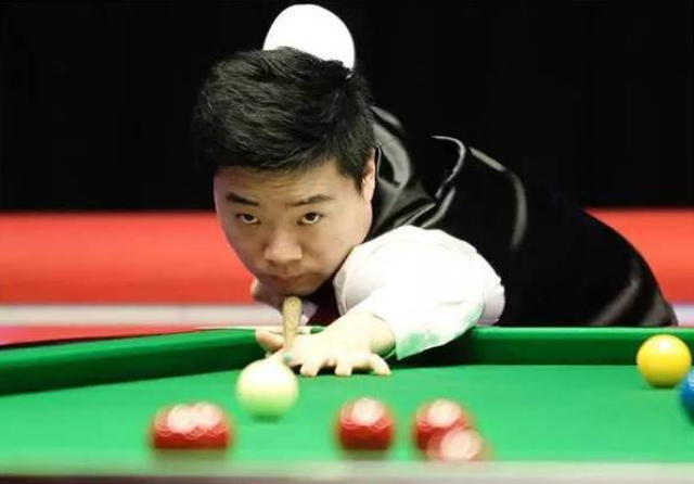 他的表现不 他的表现不