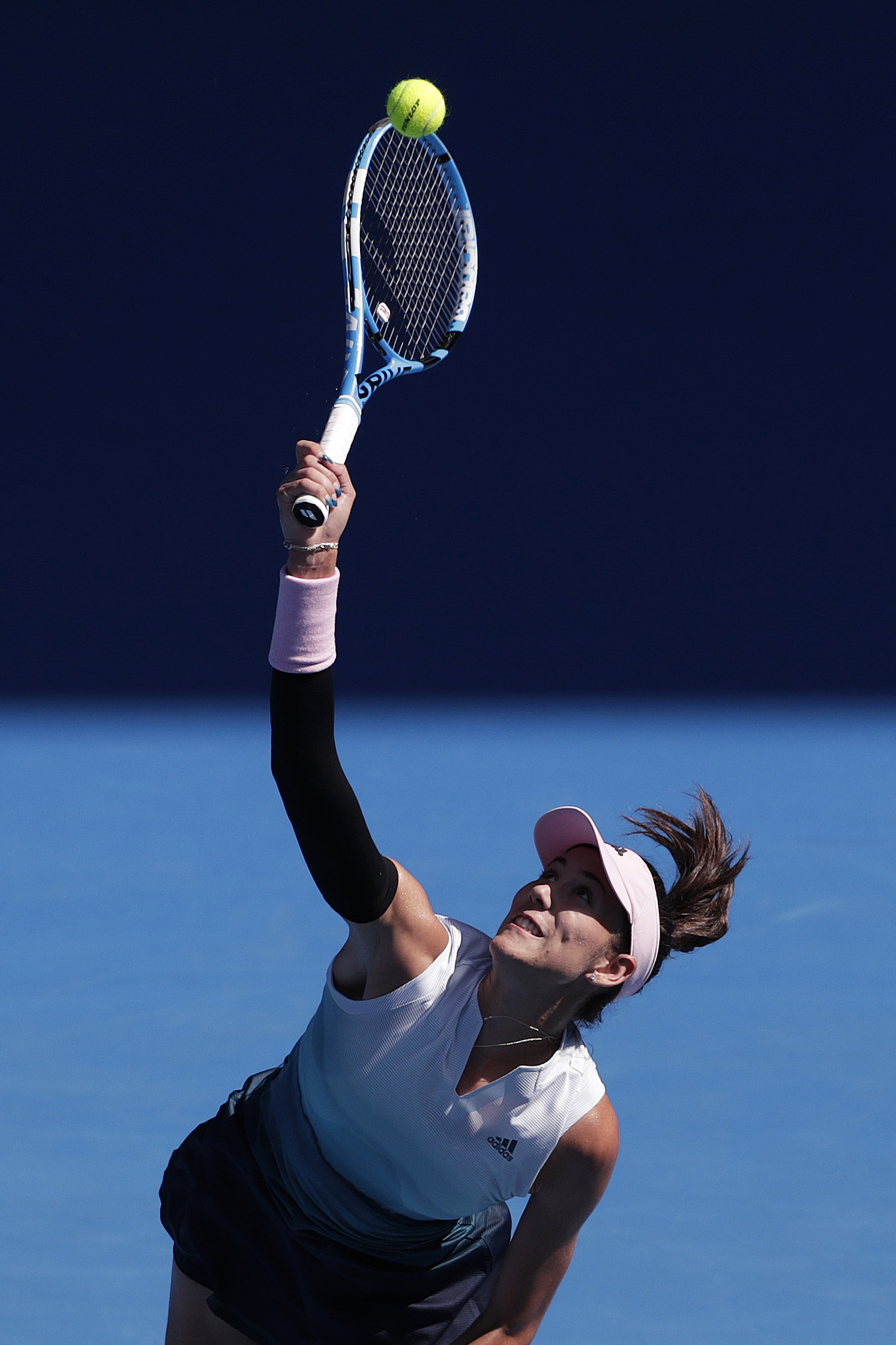 均展现出体 均展现出体