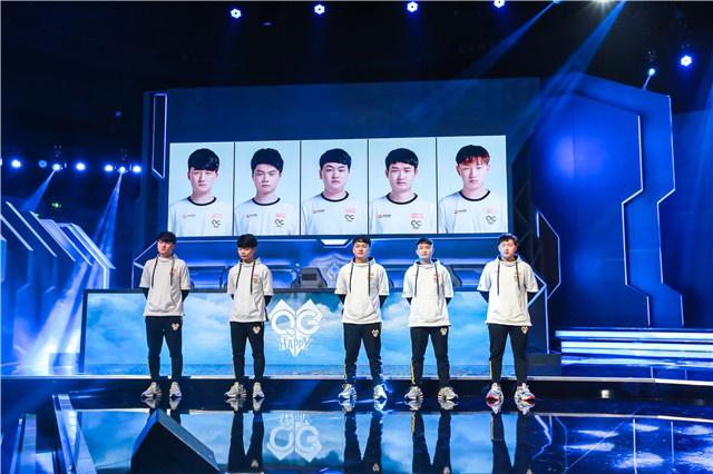 而在紧张的 而在紧张的