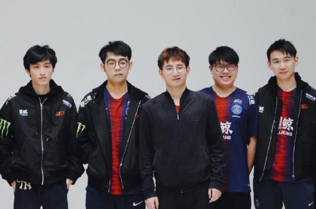 精神面貌的 精神面貌的